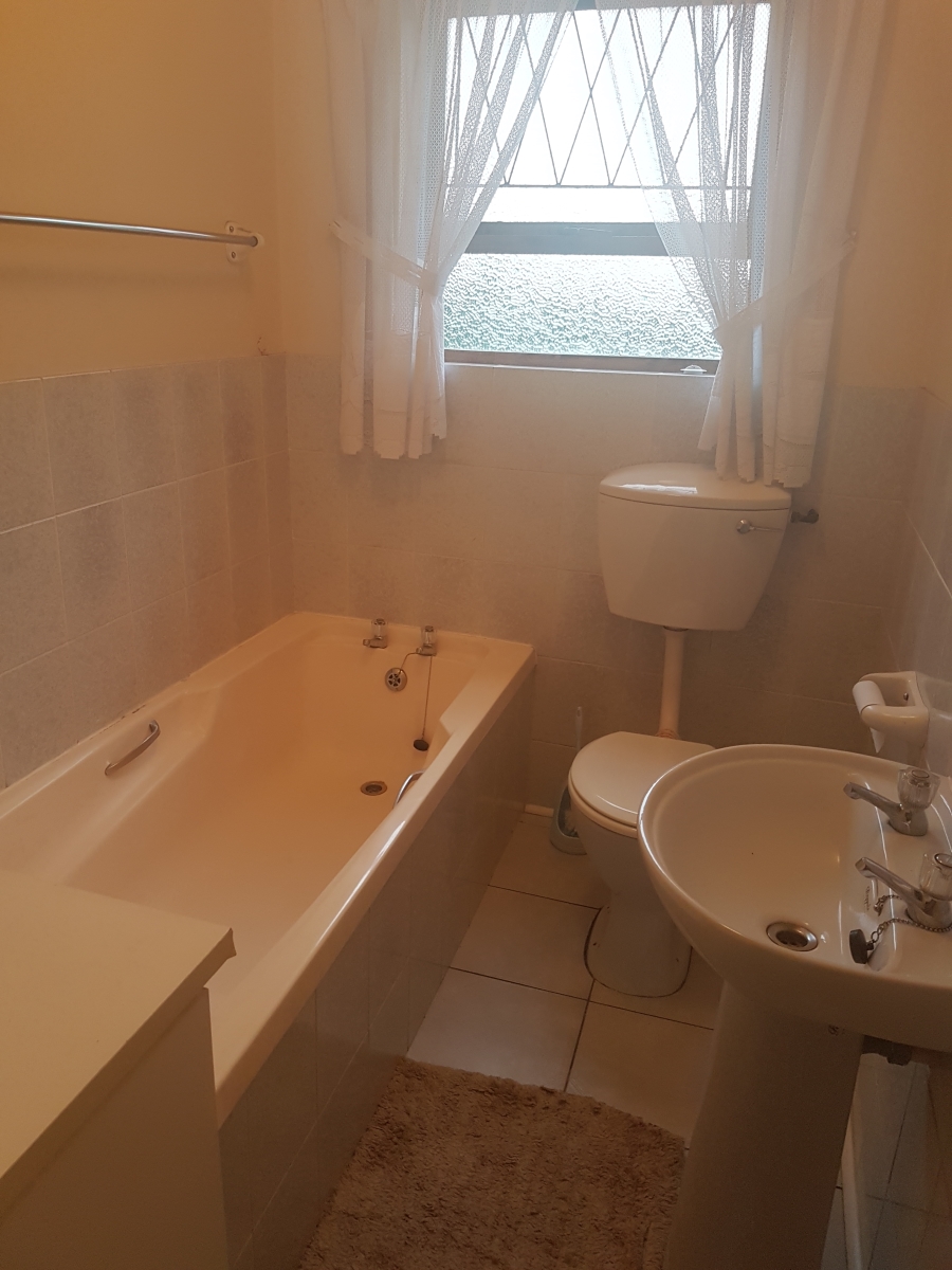 To Let 1 Bedroom Property for Rent in Fernglen Eastern Cape